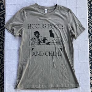 Hocus Pocus and Chill Graphic T-shirt Women’s Size‎ Small Halloween Binx Billy